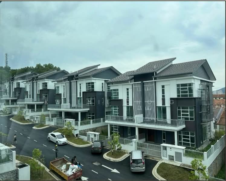 Rumah Berkembar untuk Dijual di Taman Mahkota Pinggiran (Cheras) - Kweenie Chong - Exterior - PropertyGuru.com.my