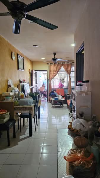 Rumah Teres 2 Tingkat untuk Dijual di Bandar Putra (Kulai) - Daniel Yong - Living Room - PropertyGuru.com.my