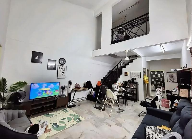 1.5-storey Terraced House for Sale in Usj 6 (Subang Jaya) - Khor JS - Living Room - PropertyGuru.com.my