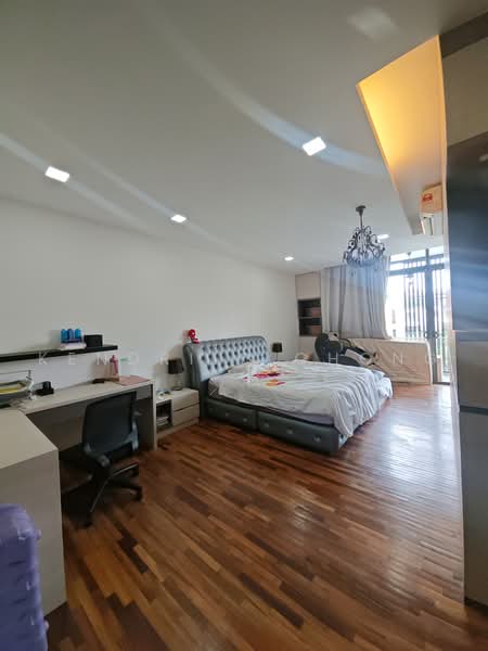 3-storey Terraced House for Sale in Lake Fields (Sungai Besi) - Kendriic Chong - PropertyGuru.com.my
