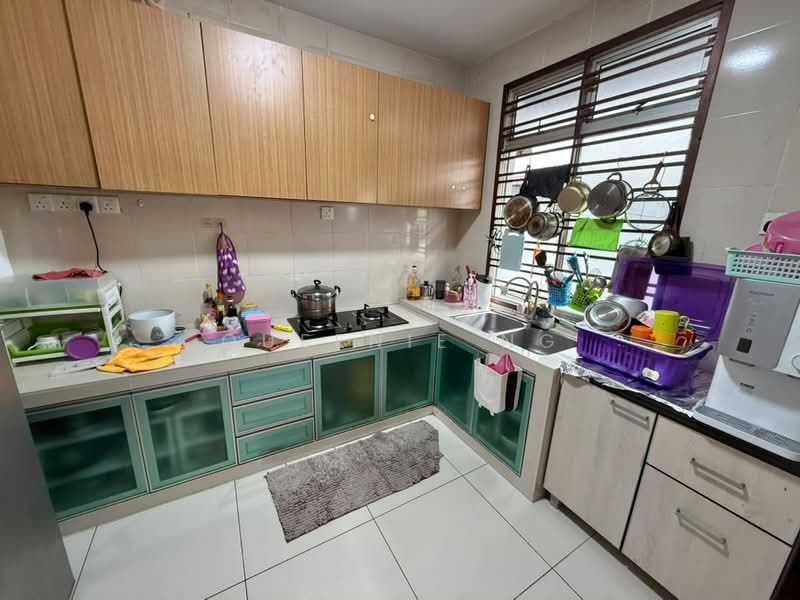 Rumah Teres 2 Tingkat untuk Dijual di Taman Mount Austin (Tebrau) - Queenie Ng - Kitchen - PropertyGuru.com.my