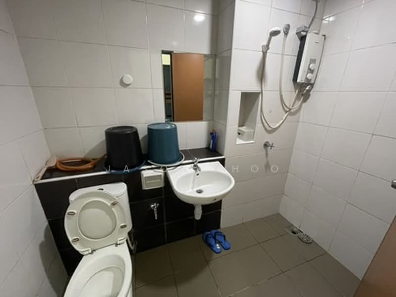 Servis Apartment untuk Disewa di Sky Gardens Residences - Jason Khoo - Bathroom - PropertyGuru.com.my