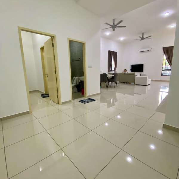 Cluster House for Sale in Johor Bahru (Johor) - Daphne Lee - Living Room - PropertyGuru.com.my