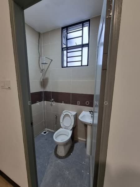 2-storey Terraced House for Rent in Samarahan (Sarawak) - Erica Bong - Bathroom - PropertyGuru.com.my