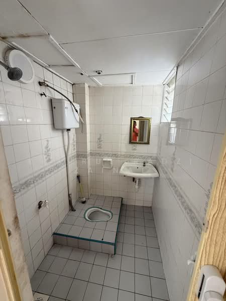 Apartment for Sale at Subang Perdana Goodyear Court 3 - Khairul Radzi Zainal - Bathroom - PropertyGuru.com.my