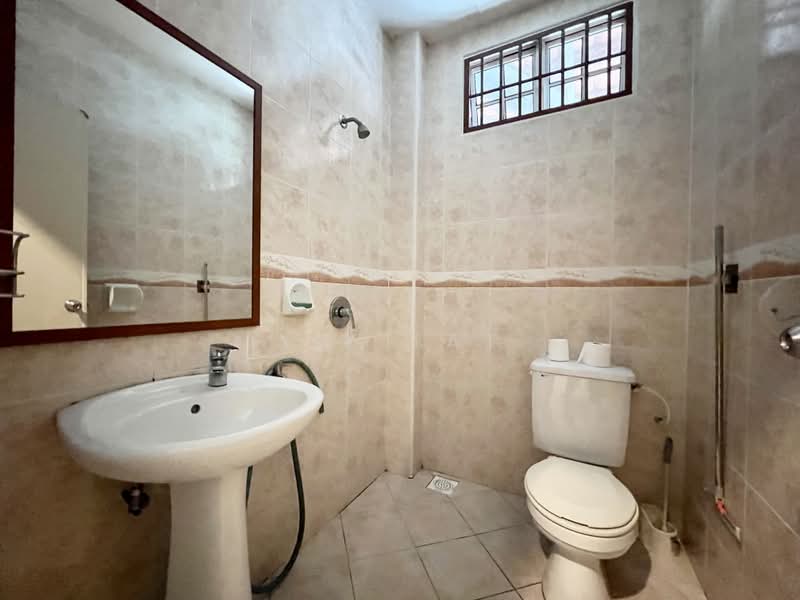 Rumah Berkembar untuk Dijual di Taman Pelangi Indah (Ulu Tiram) - Yik Tat - PropertyGuru.com.my