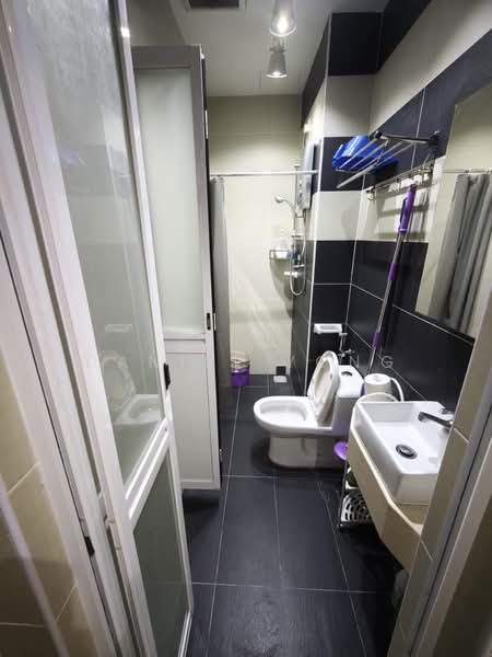 Service Residence for Sale at D'Secret Garden (Pangsapuri Kempas Indah) - Daniel Yong - Bathroom - PropertyGuru.com.my