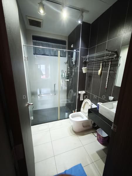 Service Residence for Sale at D'Secret Garden (Pangsapuri Kempas Indah) - Daniel Yong - Bathroom - PropertyGuru.com.my
