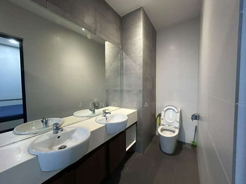 Kondominium untuk Disewa di Gala City Residences - Jeno Tan - Bathroom - PropertyGuru.com.my