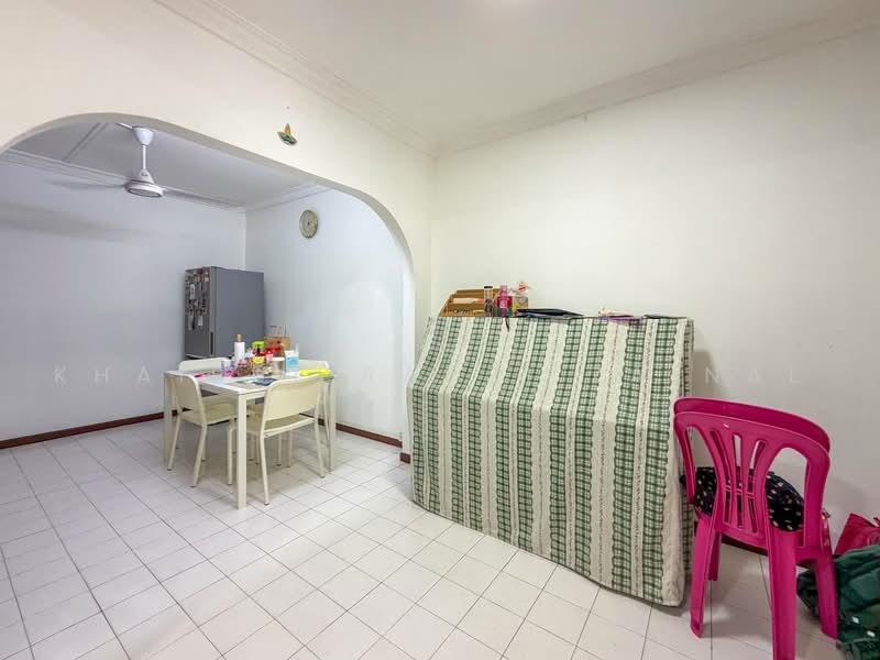 Rumah Teres 2 Tingkat untuk Dijual di Seksyen 19 (Shah Alam) - Khairul Radzi Zainal - Dining Room - PropertyGuru.com.my
