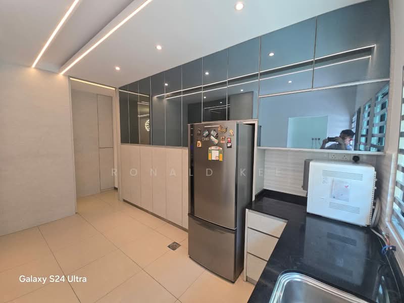 3-storey Terraced House for Sale in Bandar Bayan Bahru (Bayan Lepas) - Ronald Kee - Kitchen - PropertyGuru.com.my