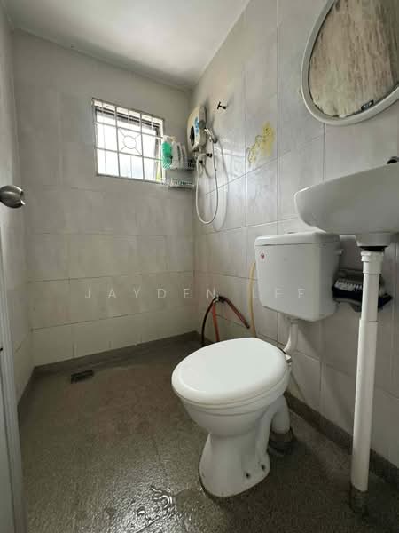 2-storey Terraced House for Sale in Taman Wawasan (Puchong) - Jayden Lee - Bathroom - PropertyGuru.com.my