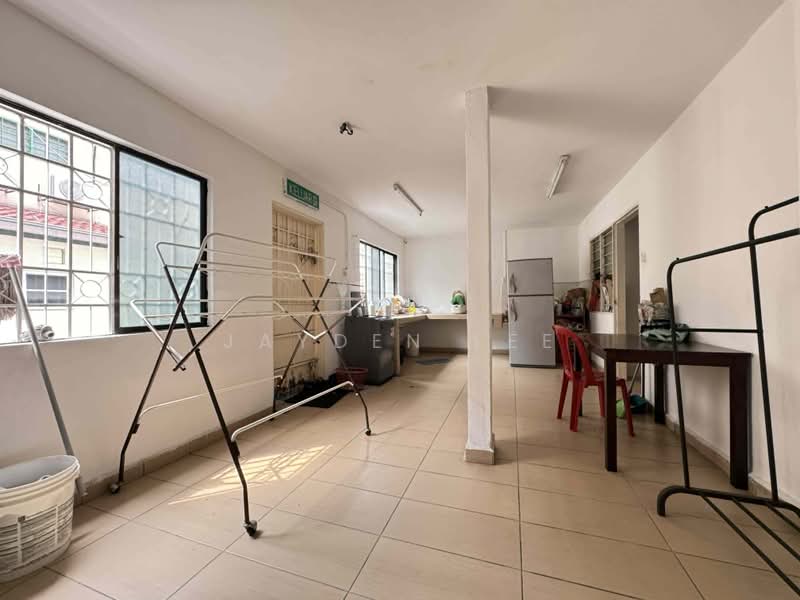 2-storey Terraced House for Sale in Taman Wawasan (Puchong) - Jayden Lee - Kitchen - PropertyGuru.com.my