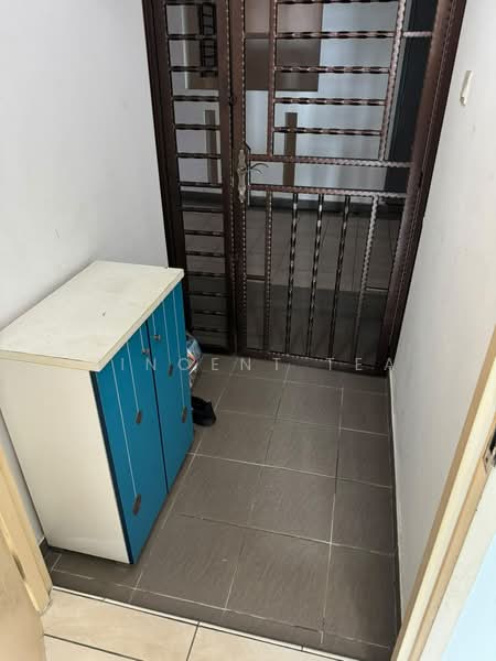 Apartment for Rent at Pangsapuri Tanah Emas (Golden Sands) - Vincent Tea - Entrance - PropertyGuru.com.my