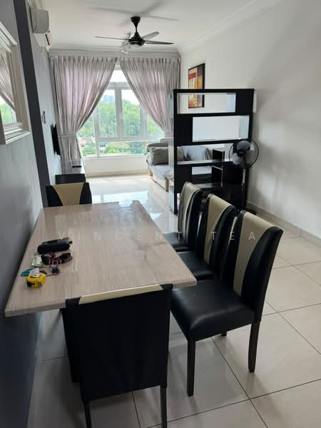 Apartment for Rent at Pangsapuri Tanah Emas (Golden Sands) - Vincent Tea - Living Room - PropertyGuru.com.my