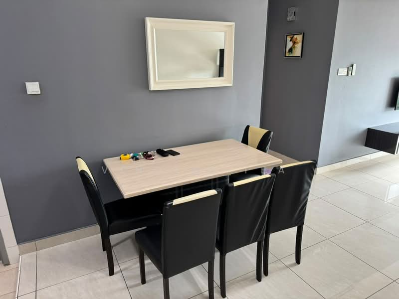 Apartment for Rent at Pangsapuri Tanah Emas (Golden Sands) - Vincent Tea - Dining Room - PropertyGuru.com.my