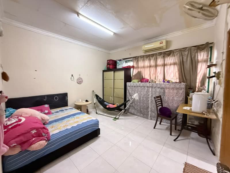 Rumah Teres 2 Tingkat untuk Dijual di Taman Pelangi (Johor Bahru) - Johnson Chong - Bedroom - PropertyGuru.com.my