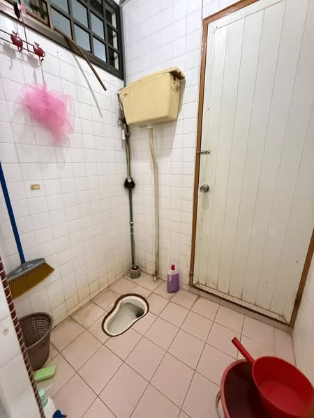 Rumah Teres 2 Tingkat untuk Dijual di Taman Pelangi (Johor Bahru) - Johnson Chong - Bathroom - PropertyGuru.com.my