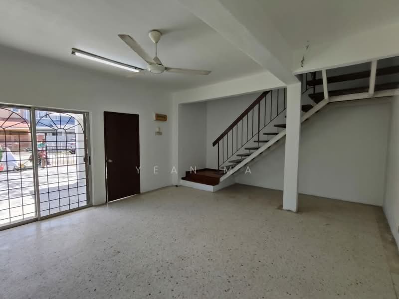 Terraced House for Sale in Rawang (Selangor) - Yean Ma - Living Room - PropertyGuru.com.my