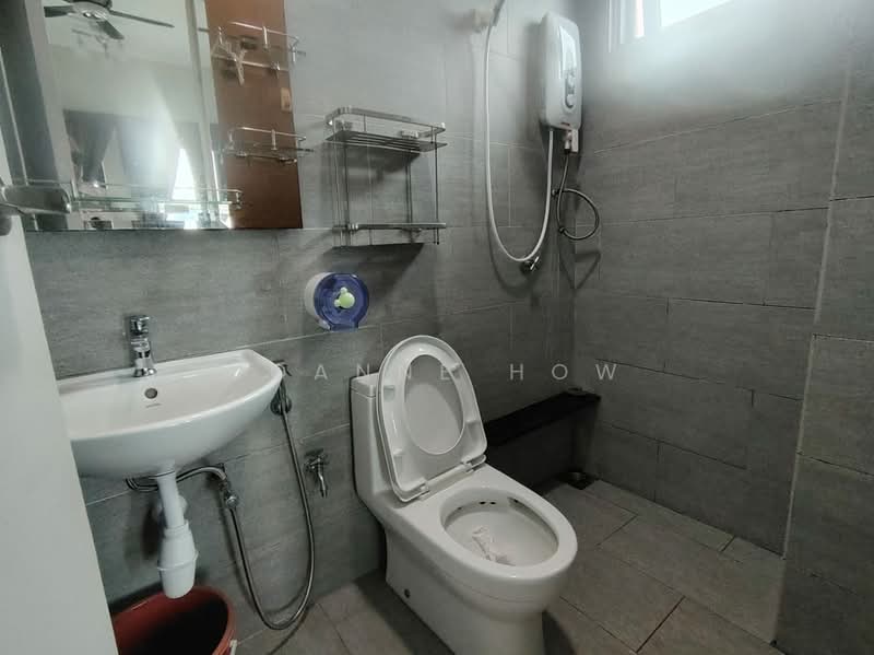 Servis Apartment untuk Disewa di Ong Kim Wee Residence - Joanne How - Bathroom - PropertyGuru.com.my