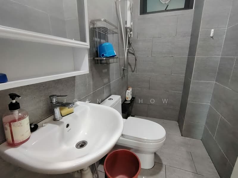 Servis Apartment untuk Disewa di Ong Kim Wee Residence - Joanne How - Bathroom - PropertyGuru.com.my