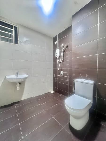 Condominium for Sale at Green Park Residence - Noor Hidayah Mohamad Noor - Bathroom - PropertyGuru.com.my