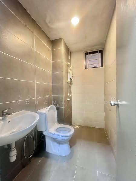 Condominium for Sale at Green Park Residence - Noor Hidayah Mohamad Noor - Bathroom - PropertyGuru.com.my