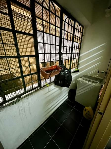 Pangsapuri untuk Dijual di Kayangan Apartment, Bandar Sunway - Wind Cheang - Balcony - PropertyGuru.com.my