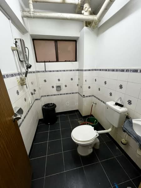 Pangsapuri untuk Dijual di Kayangan Apartment, Bandar Sunway - Wind Cheang - Bathroom - PropertyGuru.com.my