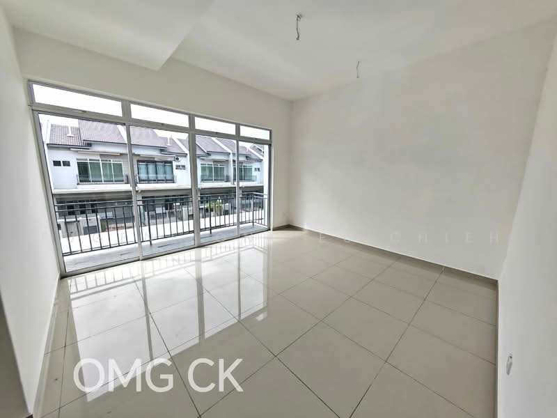 Rumah Teres 2 Tingkat untuk Dijual di Telok Panglima Garang (Selangor) - Eugene Ong Eu chieh - Living Room - PropertyGuru.com.my