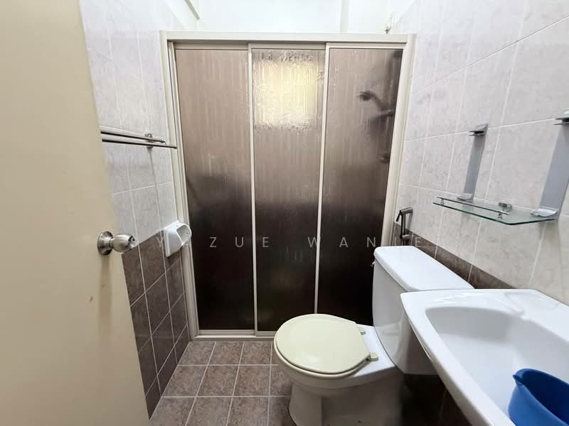 Rumah Berkembar untuk Dijual di Taman Setia Balakong (Balakong) - Syazue Wanie - Bathroom - PropertyGuru.com.my