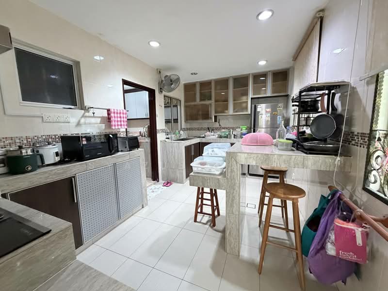 Rumah Berkembar untuk Dijual di Taman Setia Balakong (Balakong) - Syazue Wanie - Kitchen - PropertyGuru.com.my