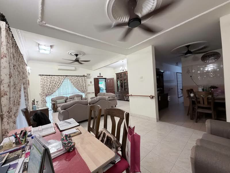 Rumah Berkembar untuk Dijual di Taman Setia Balakong (Balakong) - Syazue Wanie - Living Room - PropertyGuru.com.my