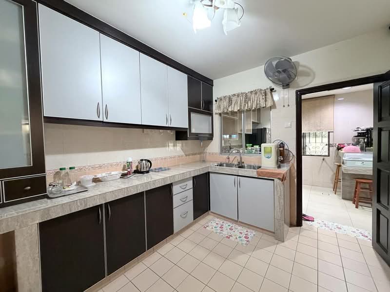Rumah Berkembar untuk Dijual di Taman Setia Balakong (Balakong) - Syazue Wanie - Kitchen - PropertyGuru.com.my