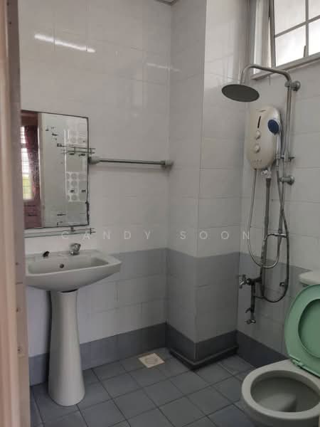 Condominium for Sale at Tiara Duta - Candy Soon - Bathroom - PropertyGuru.com.my