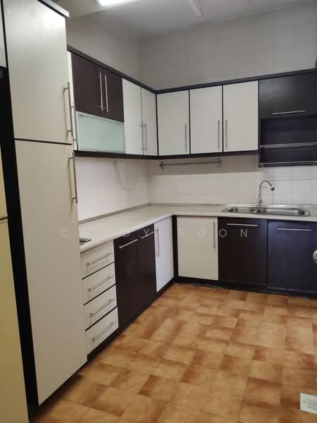 Condominium for Sale at Tiara Duta - Candy Soon - Kitchen - PropertyGuru.com.my