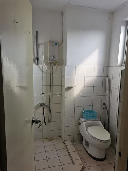 Condominium for Rent at Floridale Condominium - Jeno Tan - Bathroom - PropertyGuru.com.my