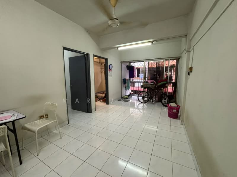 Pangsapuri untuk Dijual di Taman Sri Kuching - Marcus Koh - Living Room - PropertyGuru.com.my