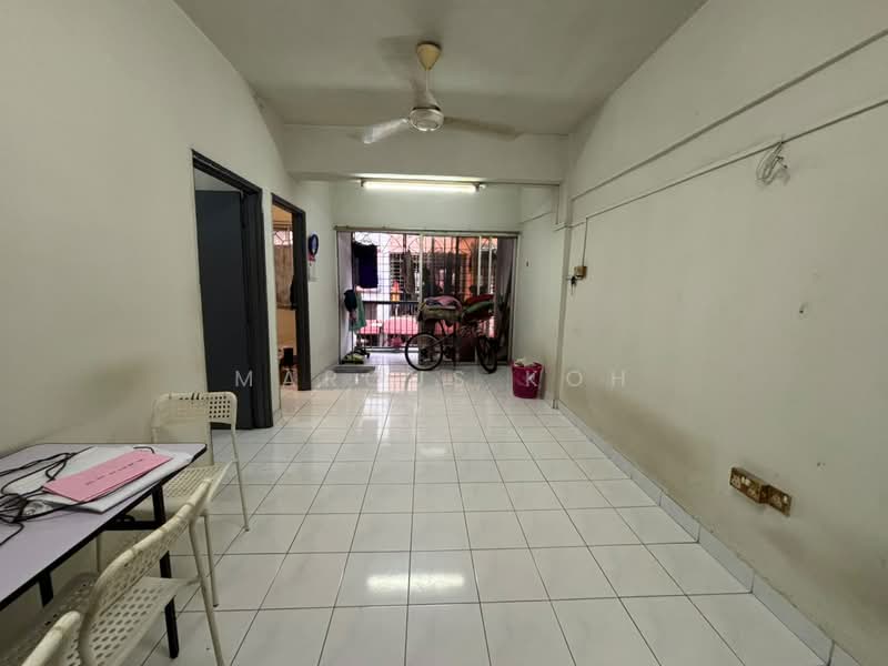 Pangsapuri untuk Dijual di Taman Sri Kuching - Marcus Koh - Living Room - PropertyGuru.com.my