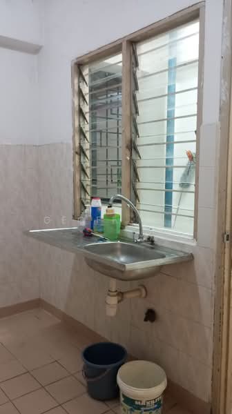 Kondominium untuk Dijual di Bayu Tasik 1 - Geoff Lim - Kitchen - PropertyGuru.com.my