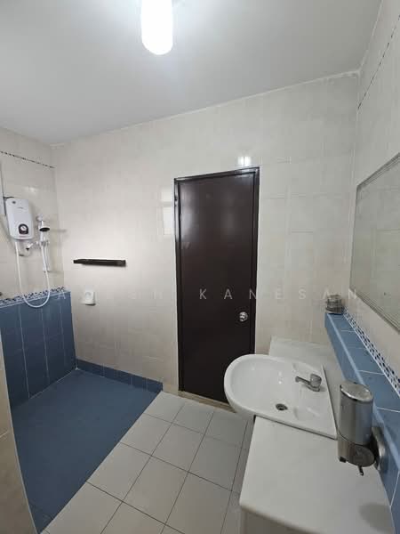 Rumah Berkembar untuk Disewa di Kota Emerald (Rawang) - Rajesh Kanesan - Bathroom - PropertyGuru.com.my