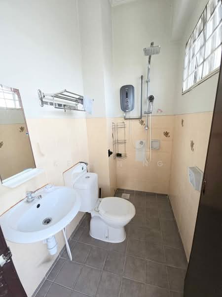 Apartment for Sale at Red Ruby - Kelvin Ng - Bathroom - PropertyGuru.com.my