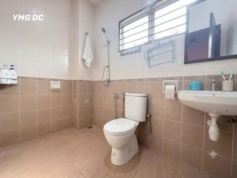 Semi-Detached House for Sale in Taman Sri Andalas (Klang) - KH Chong - Bathroom - PropertyGuru.com.my