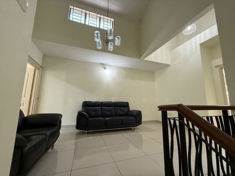 Rumah Teres 2 Tingkat untuk Disewa di Taman Damansara Aliff (Tampoi) - Peggie Chua - Living Room - PropertyGuru.com.my