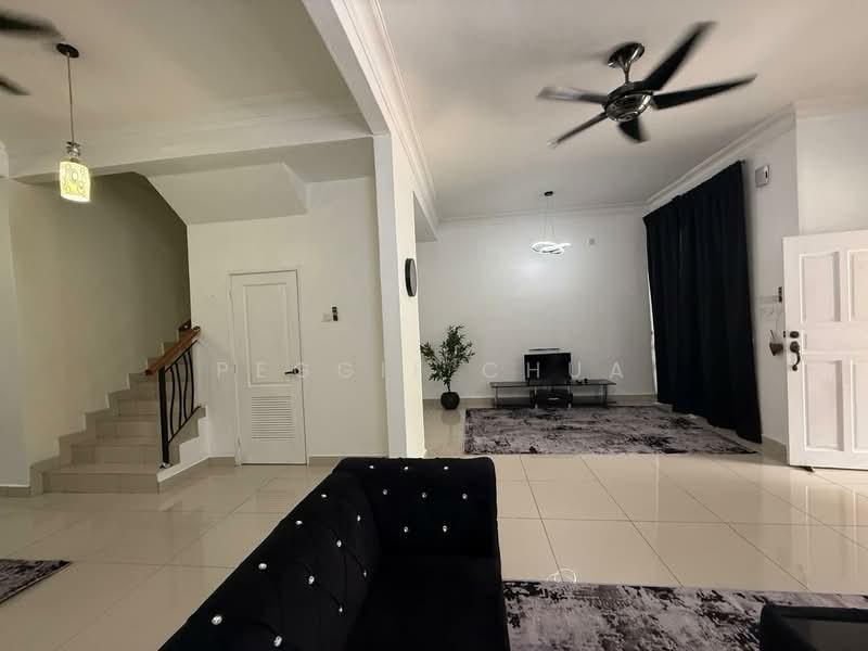 Rumah Teres 2 Tingkat untuk Disewa di Taman Damansara Aliff (Tampoi) - Peggie Chua - Living Room - PropertyGuru.com.my