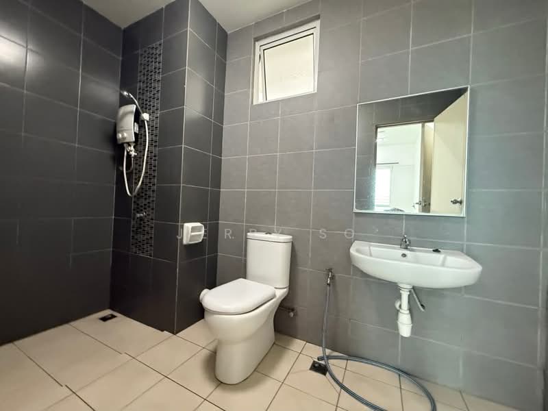 Kondominium untuk Dijual di Solaria Residences - Jerry So - Bathroom - PropertyGuru.com.my