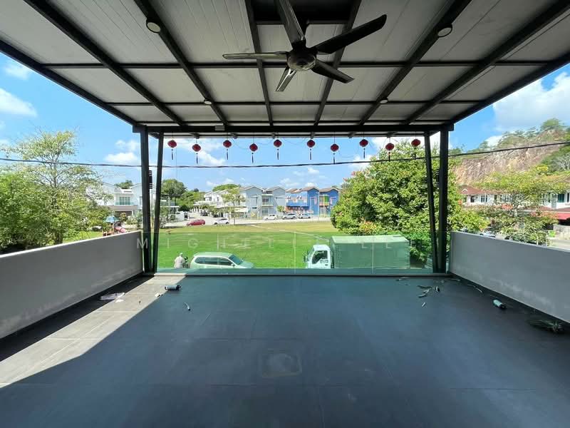 2-storey Terraced House for Sale in Kuantan (Pahang) - Michelle Lee - Balcony - PropertyGuru.com.my