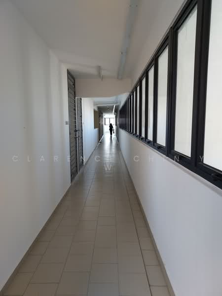 Pangsapuri untuk Disewa di Residensi Desamas - Clarence Chin Y W - Corridor - PropertyGuru.com.my