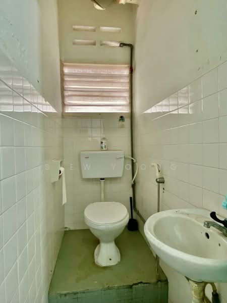Pejabat untuk Disewa di Taman Cempaka (Ampang) - Siew Yoong - Bathroom - PropertyGuru.com.my