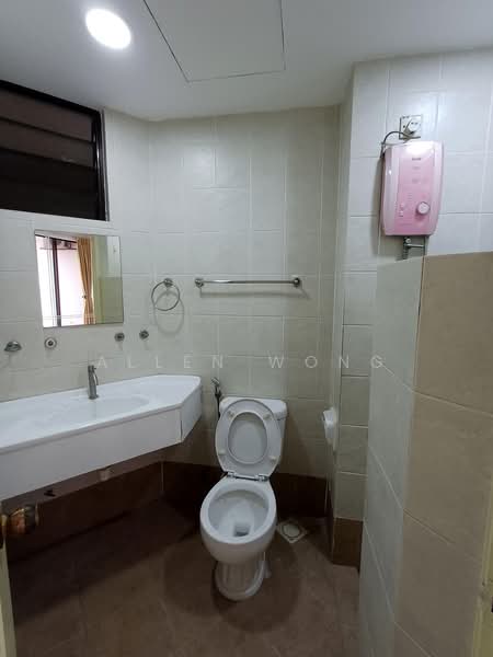 Condominium for Rent at Casa Tropicana - Allen Wong - Common Bathroom - PropertyGuru.com.my